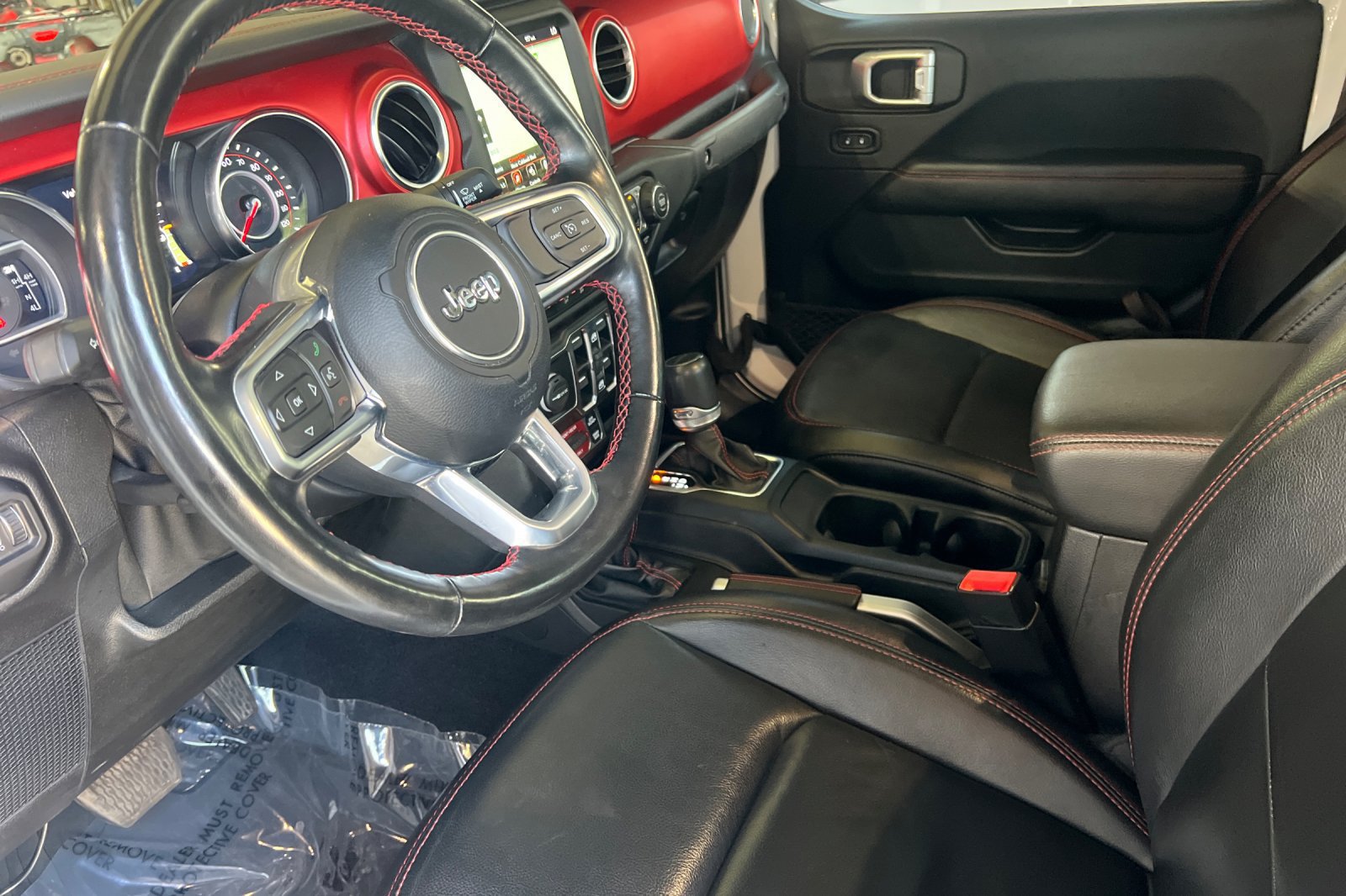 Used 2021 Jeep Gladiator Rubicon AWD/4WD image 4