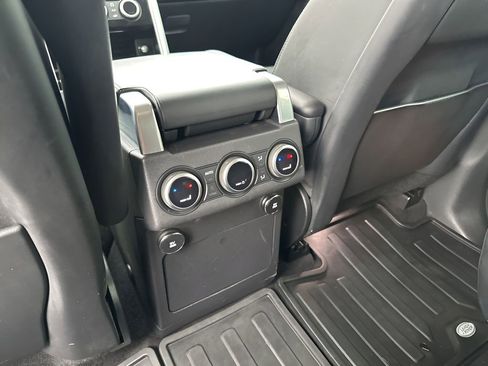 Used 2020 Land Rover Discovery HSE Luxury image 18
