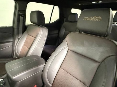 Used 2023 Chevrolet Traverse High Country FWD image 32