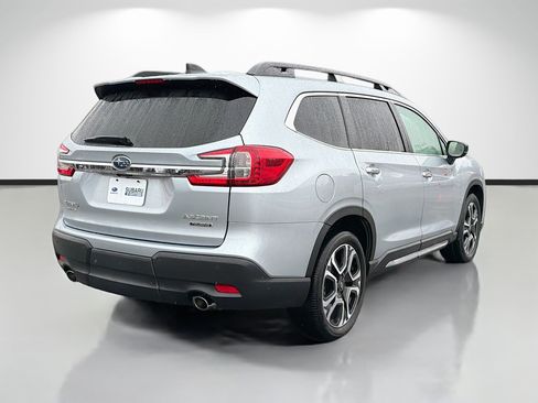 Used 2024 Subaru Ascent Touring AWD/4WD image 3