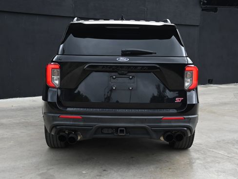 Used 2020 Ford Explorer ST w/ Premium Technology Package image 4