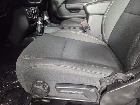 Certified 2025 Jeep Gladiator Sport image 13