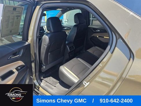 Used 2023 Chevrolet Equinox Premier AWD/4WD image 32
