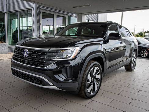 New 2026 Volkswagen Atlas Cross Sport SE FWD image 13