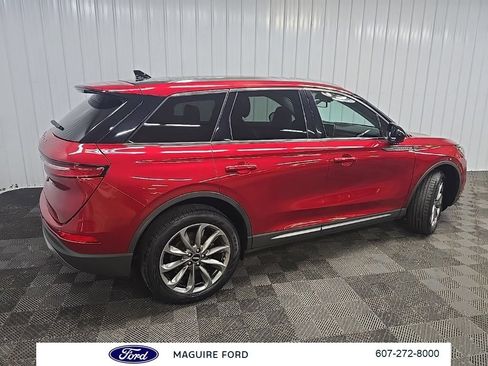 Used 2021 Lincoln Corsair AWD w/ Premium Package image 3