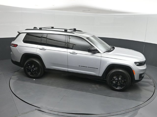 Used 2025 Jeep Grand Cherokee L Altitude RWD image 44