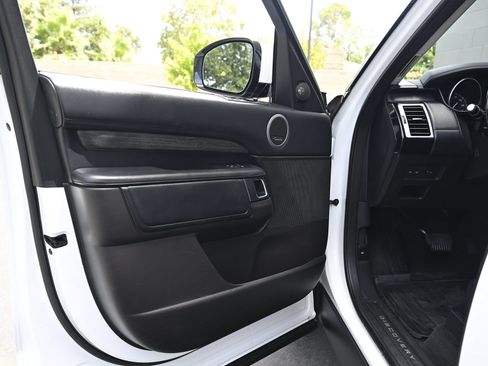 Used 2017 Land Rover Discovery HSE Luxury AWD/4WD image 10