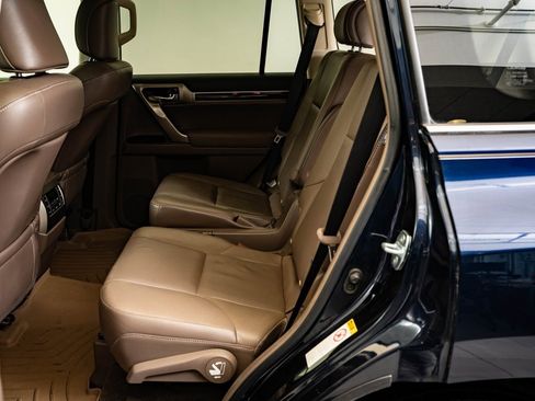 Used 2017 Lexus GX 460 Premium image 36