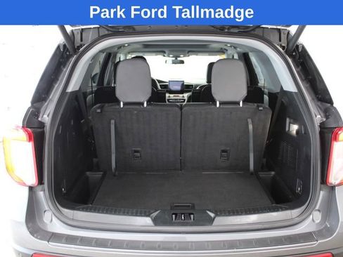 Used 2022 Ford Explorer XLT w/ Equipment Group 202A image 5