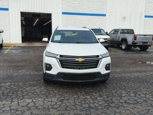 Certified 2023 Chevrolet Traverse LT image 3