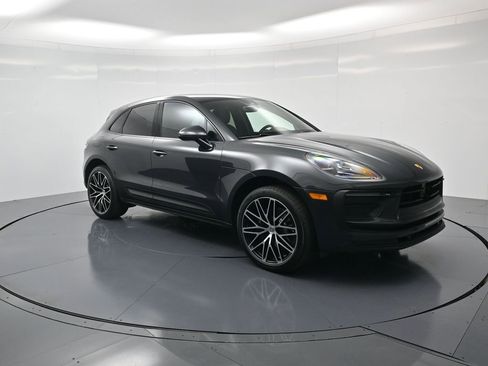 New 2026 Porsche Macan image 32