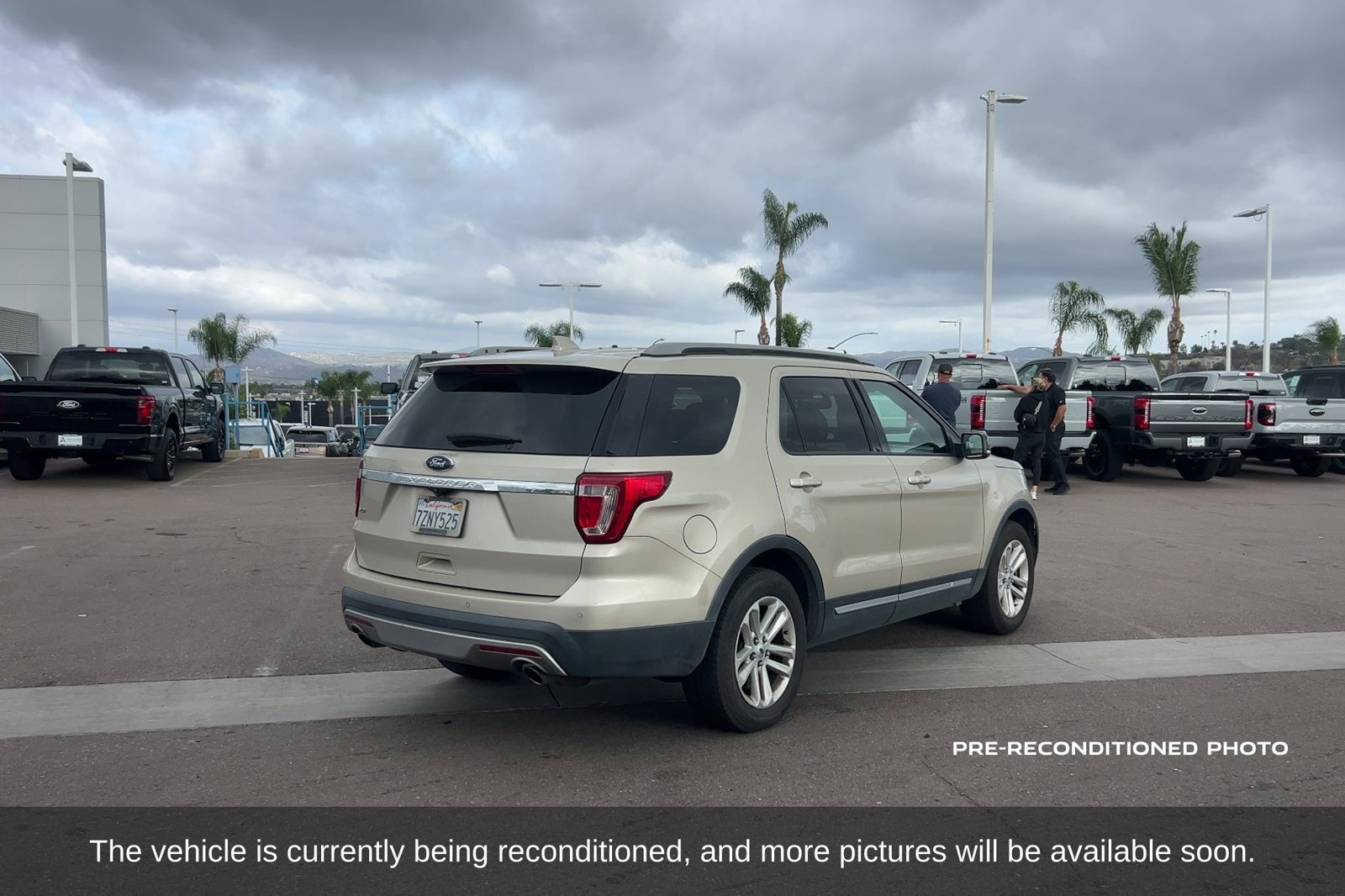 Used 2017 Ford Explorer XLT w/ Equipment Group 202A FWD image 6