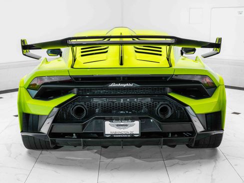 Used 2022 Lamborghini Huracan STO image 8