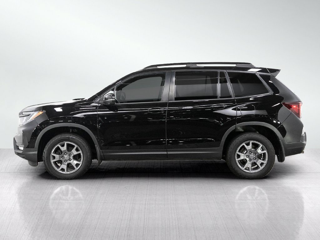 Used 2023 Honda Passport TrailSport image 2