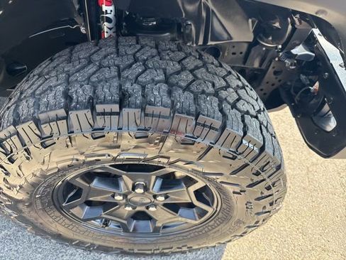 Used 2020 Jeep Gladiator Rubicon image 17