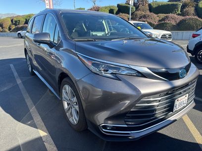 Used 2024 Toyota Sienna Platinum