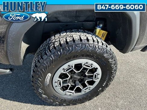 Used 2023 GMC Canyon AT4X w/ Edition 1 AWD/4WD image 8