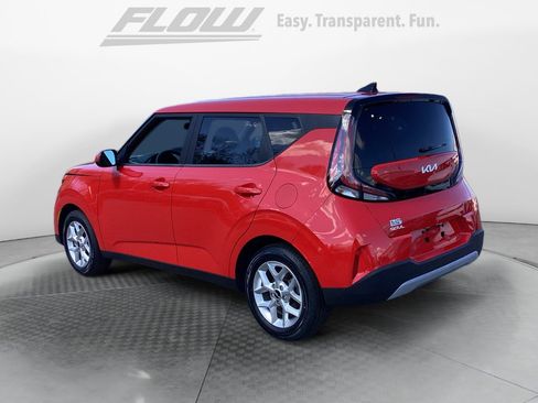Used 2023 Kia Soul LX w/ LX Technology Package FWD image 6
