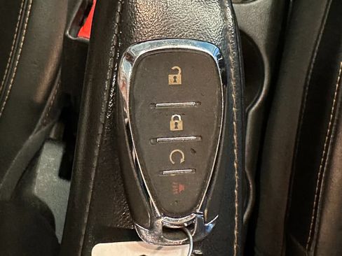 Used 2019 Chevrolet Trax LT w/ LT Convenience Package AWD/4WD image 16