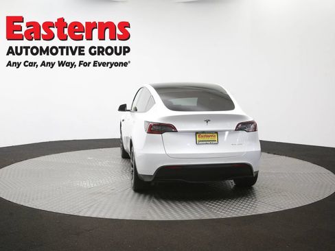 Used 2022 Tesla Model Y Long Range AWD/4WD image 32