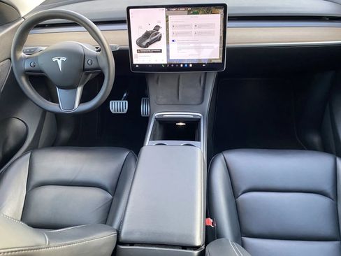 Used 2021 Tesla Model Y Performance image 5