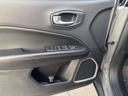 Used 2021 Jeep Compass Limited image 12