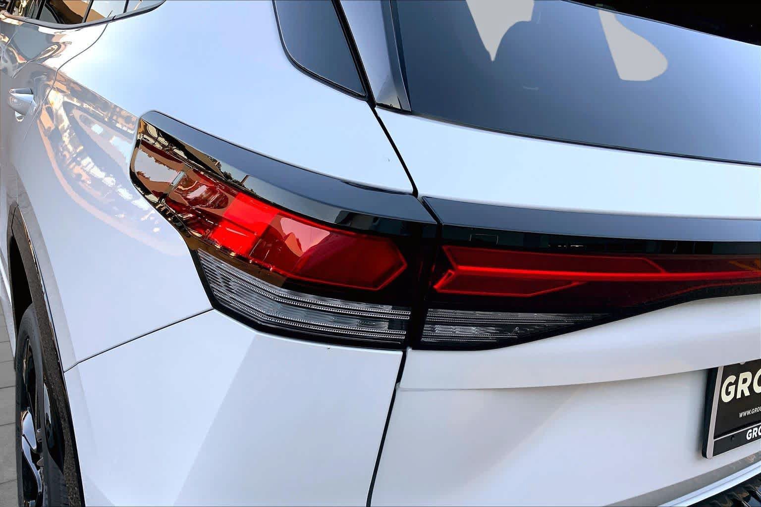 New 2027 Volkswagen Tiguan SE R-Line AWD/4WD image 14