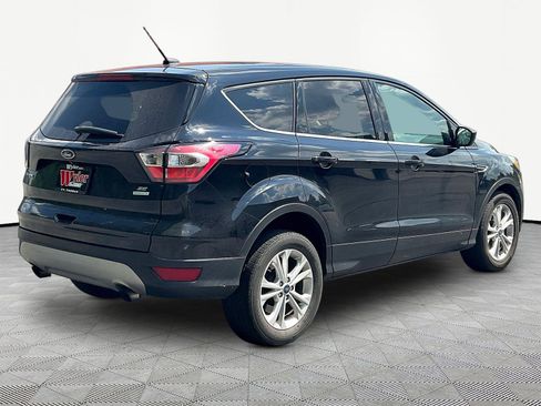 Used 2017 Ford Escape SE FWD image 6