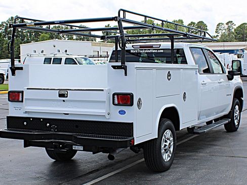 Used 2025 Chevrolet Silverado 2500 LT w/ Convenience Package AWD/4WD image 5