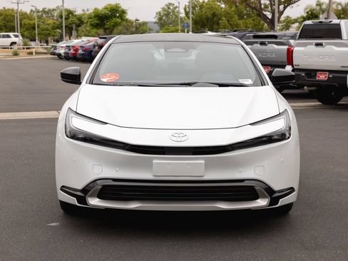 New 2026 Toyota Prius Plug-In Hybrid FWD image 2