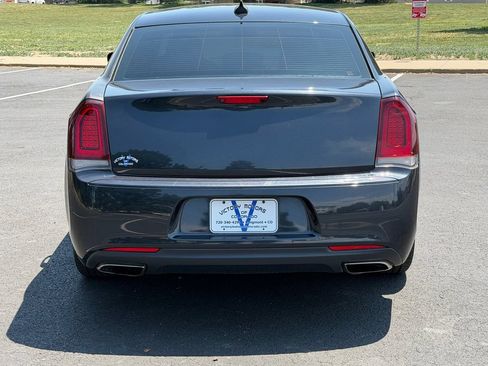 Used 2019 Chrysler 300 S AWD/4WD image 6