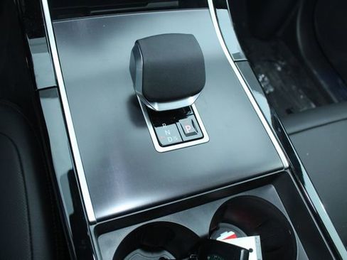 New 2026 Land Rover Range Rover Velar Dynamic SE image 15