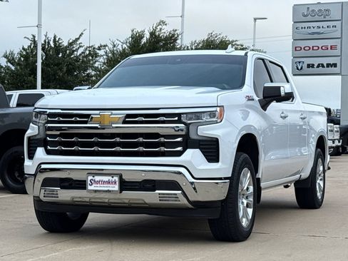 Used 2024 Chevrolet Silverado 1500 LTZ w/ Z71 Off-Road Package AWD/4WD image 3