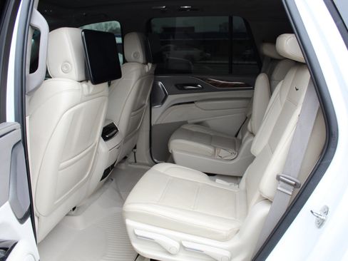 Used 2021 Cadillac Escalade Sport Platinum w/ Heavy-Duty Trailer Package image 10