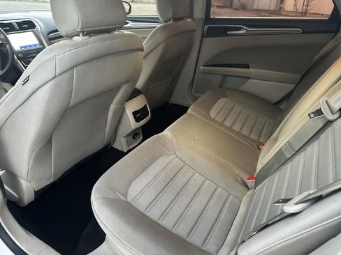 Used 2020 Ford Fusion SE image 23