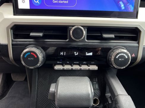 Used 2024 Toyota Tacoma TRD Off-Road image 17