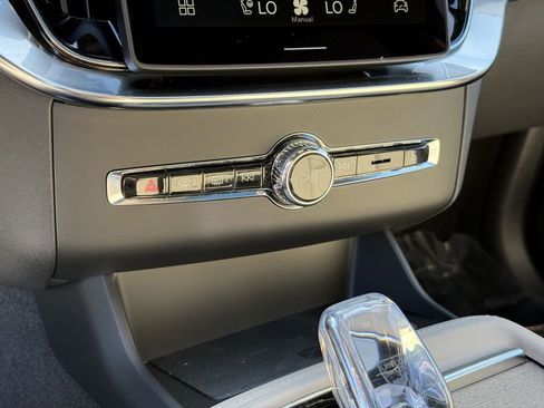 New 2026 Volvo XC90 B6 Plus image 22