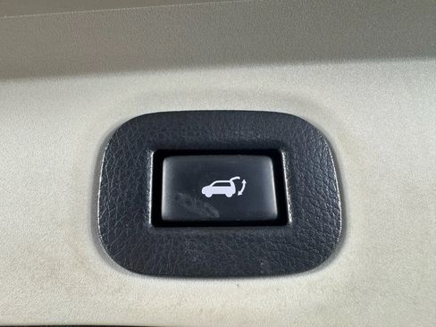 Used 2020 Nissan Rogue SV image 29