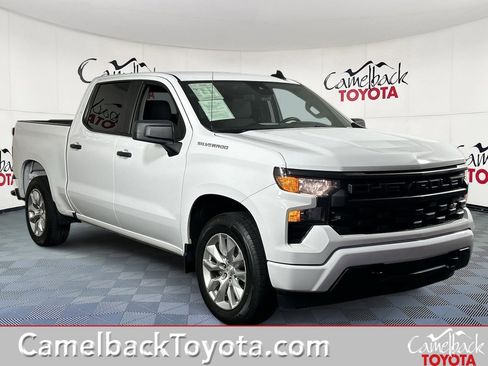 Used 2024 Chevrolet Silverado 1500 Custom image 1
