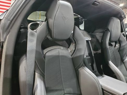 Used 2025 Chevrolet Corvette Z06 RWD image 19