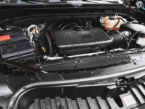 Used 2023 Cadillac Escalade Premium Luxury image 36