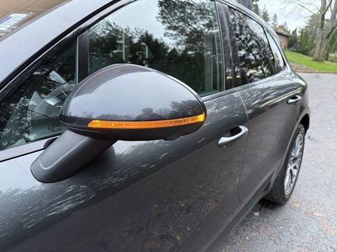 Used 2017 Porsche Macan S image 36