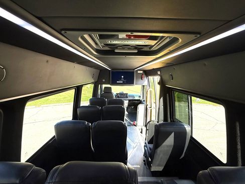 Used 2019 Mercedes-Benz Sprinter 3500 image 19