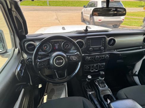 Used 2020 Jeep Gladiator Sport w/ Quick Order Package 24S AWD/4WD image 18