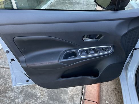 New 2025 Nissan Versa SR w/ Trunk Package image 11