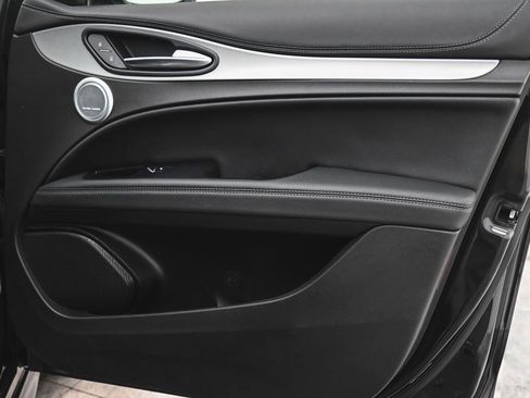 Used 2024 Alfa Romeo Stelvio Ti image 11