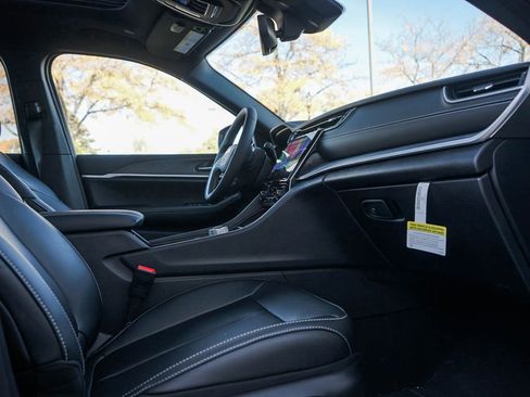 New 2025 Jeep Grand Cherokee Limited w/ Trailer Tow Package image 10