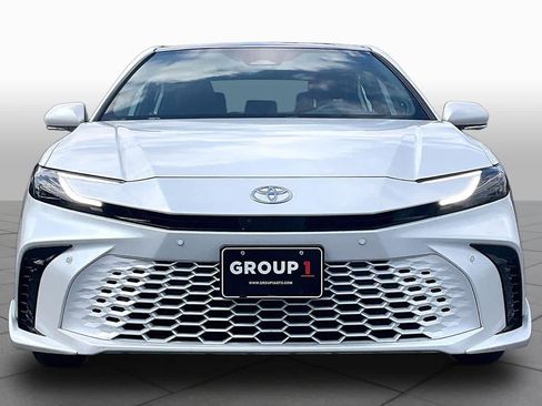 Used 2025 Toyota Camry XSE w/ Premium Plus Package AWD/4WD image 3