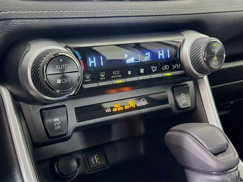 Used 2024 Toyota RAV4 XLE image 24