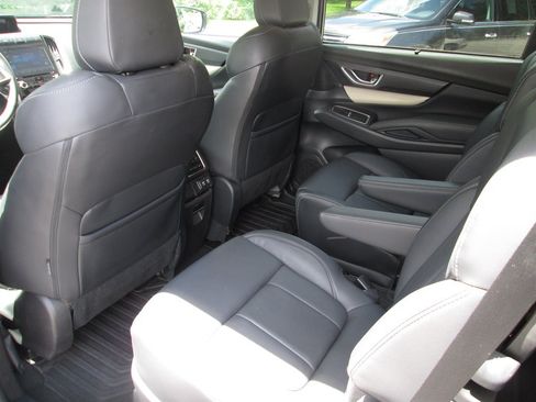 Used 2019 Subaru Ascent Limited w/ Popular Package #3 AWD/4WD image 9